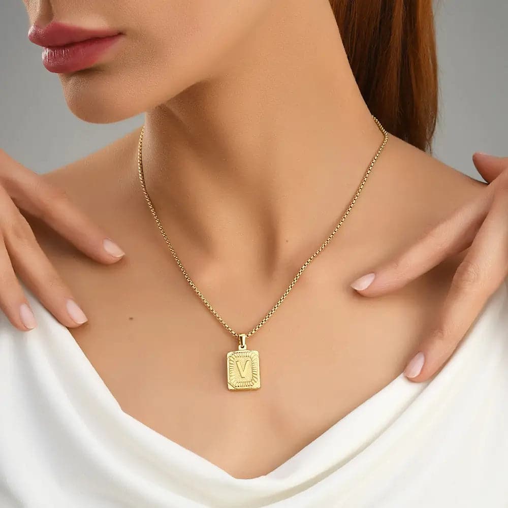 Lost Letter-V Halskette Gold