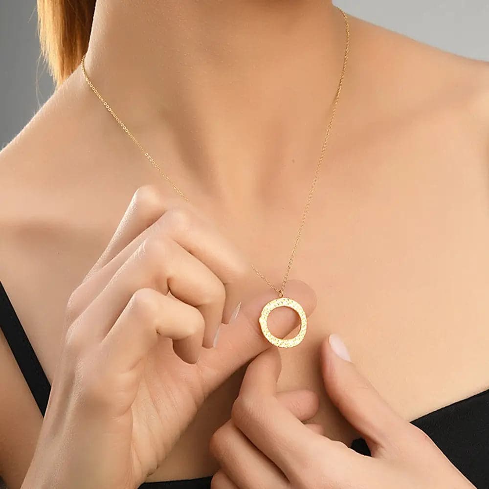 Ropi Letter-O Halskette Gold