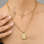 Sero Letter-V Halskette Gold