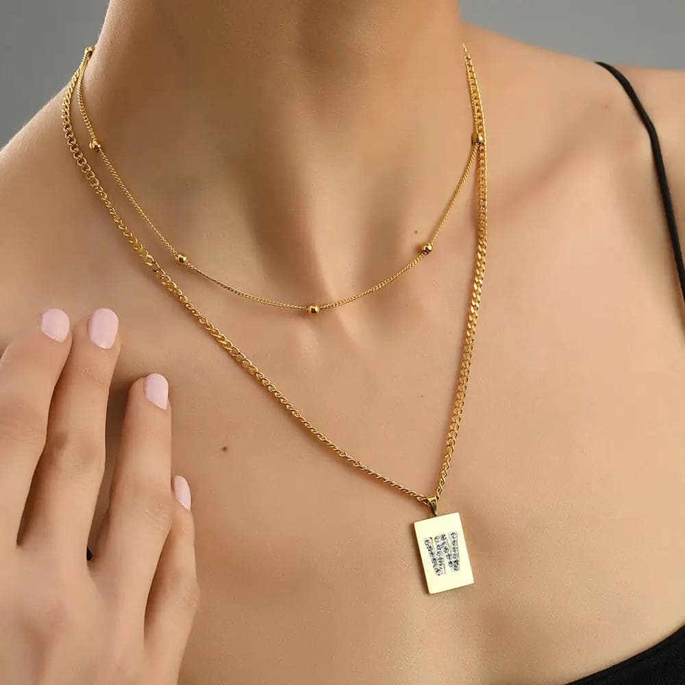 Sero Letter-W Halskette Gold