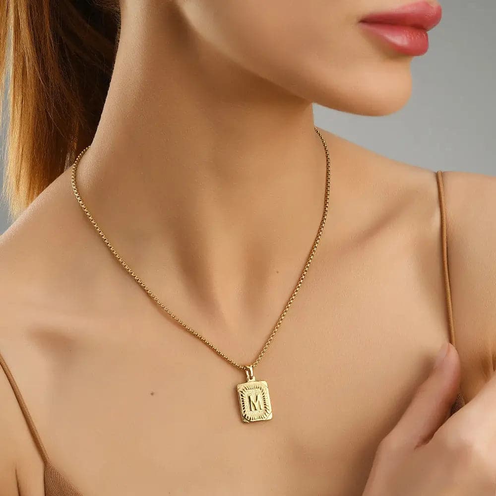Lost Letter-M Halskette Gold