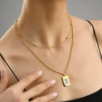 Sero Letter-E Halskette Gold